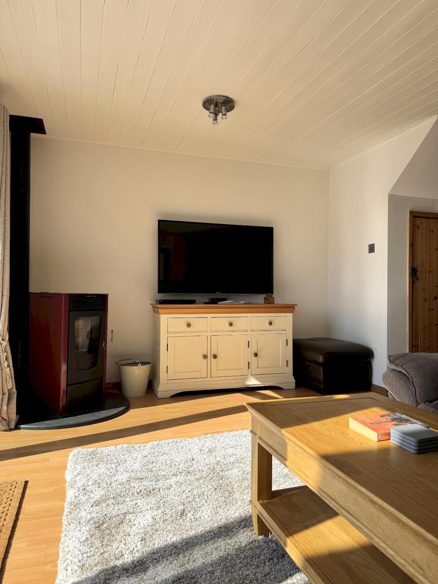 Medway Hot Tub Lodge South Cerney Eksteriør bilde