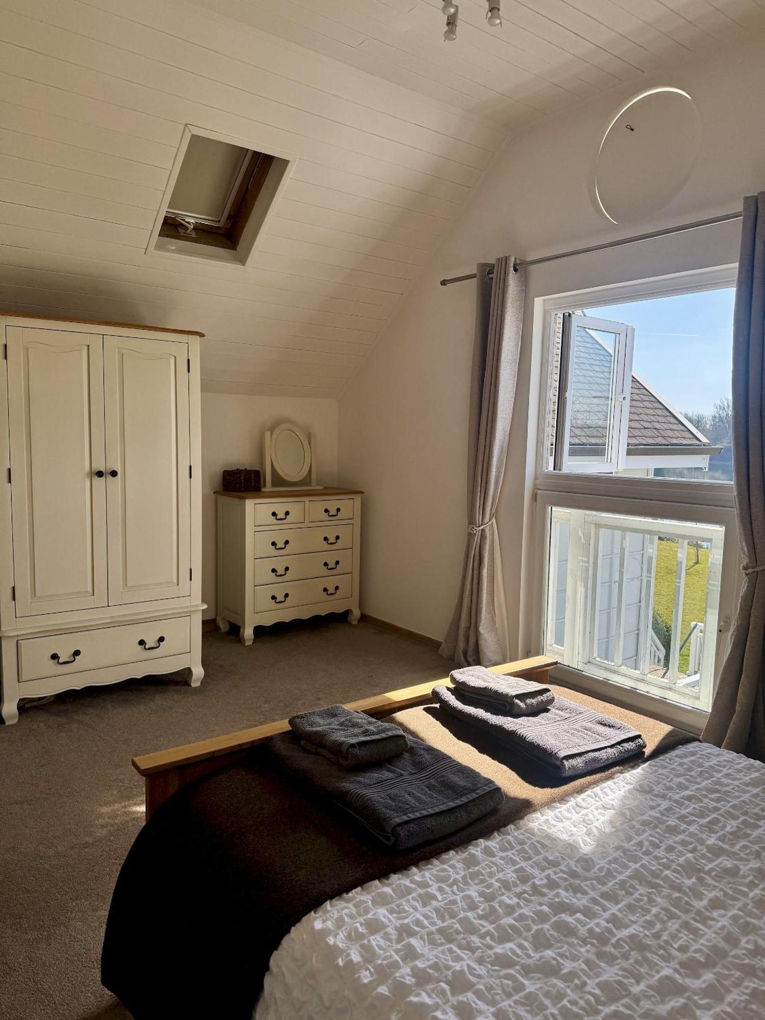 Medway Hot Tub Lodge South Cerney Eksteriør bilde